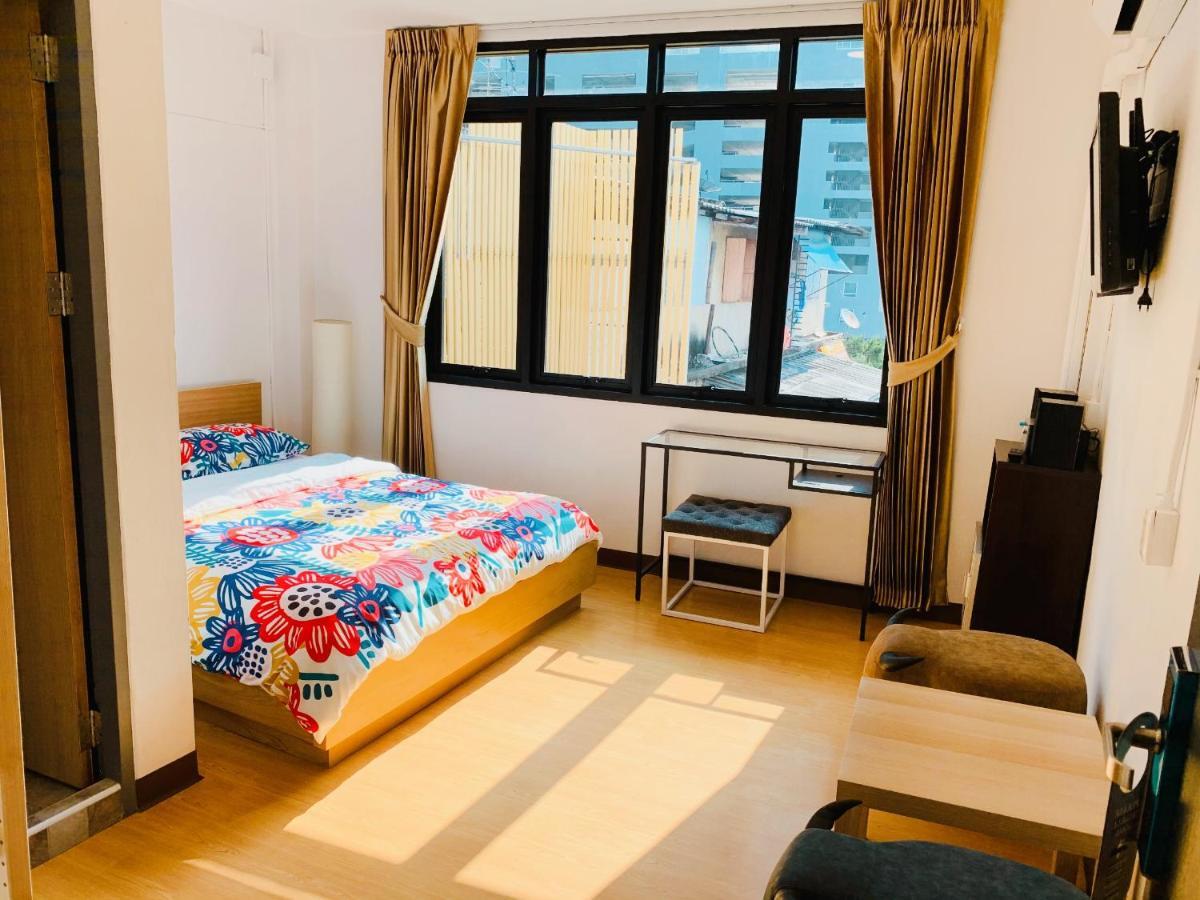 Daraya Hostel Bangkok Esterno foto